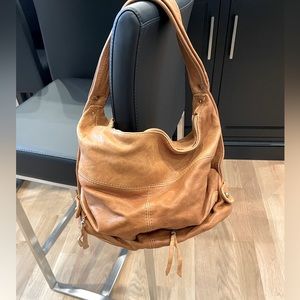 Gustto leather purse